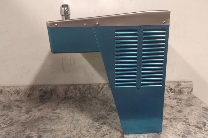 Elkay VRCGRN8WS 115VAC Wall Surface Mount Indoor Refrigerated Drinking Fountain