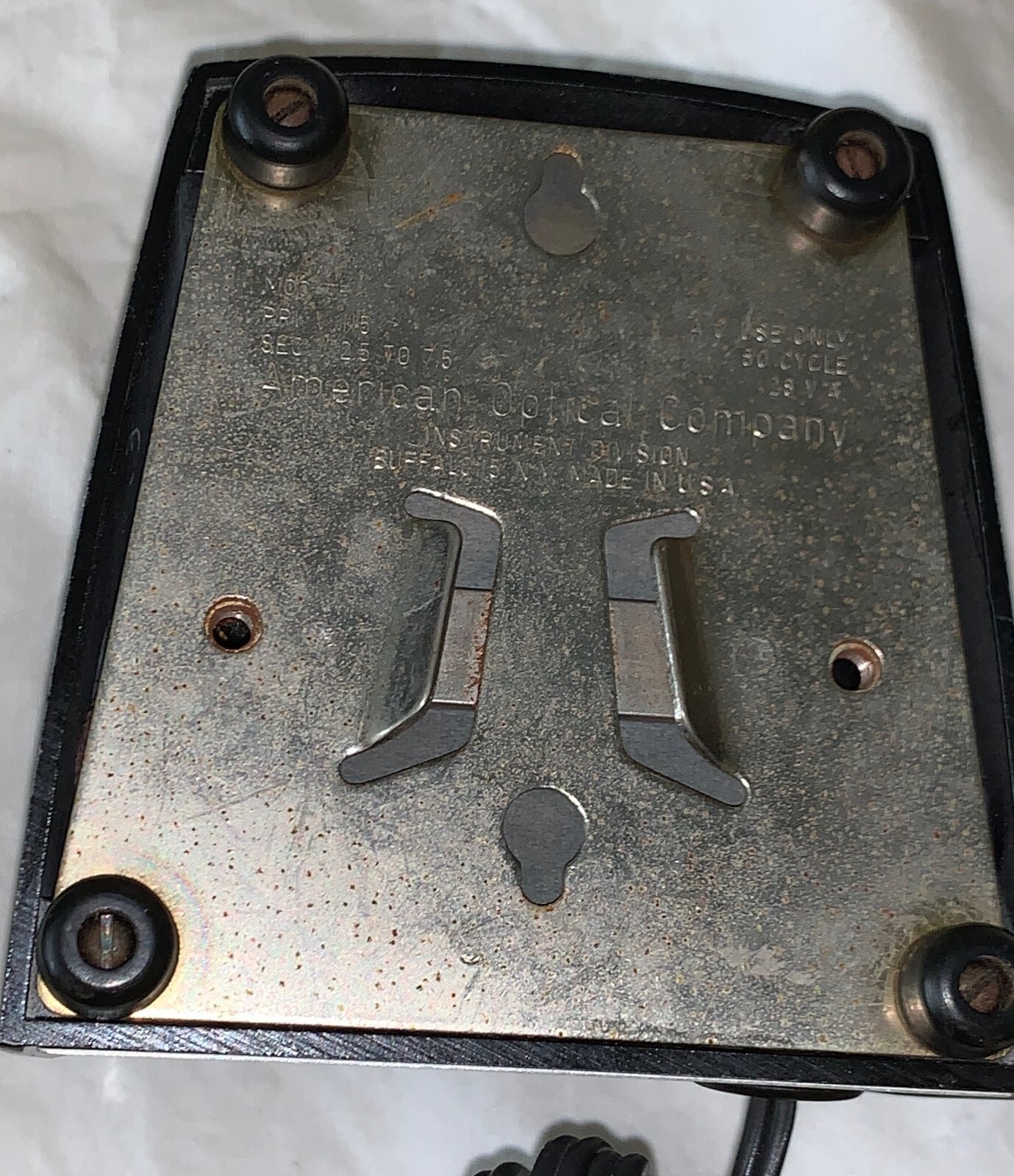 American Optical Voltage Selector Mod. 350 2.5 – 7.5 volts A/C 60 Cycle 28VA