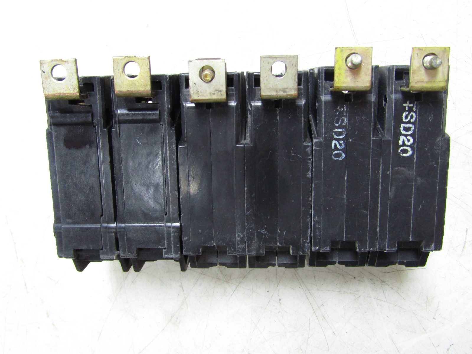 🙌 3) GE 30 AMP CIRCUIT BREAKER 120/240 VAC 2 POLE THQB2130 LOT OF 3