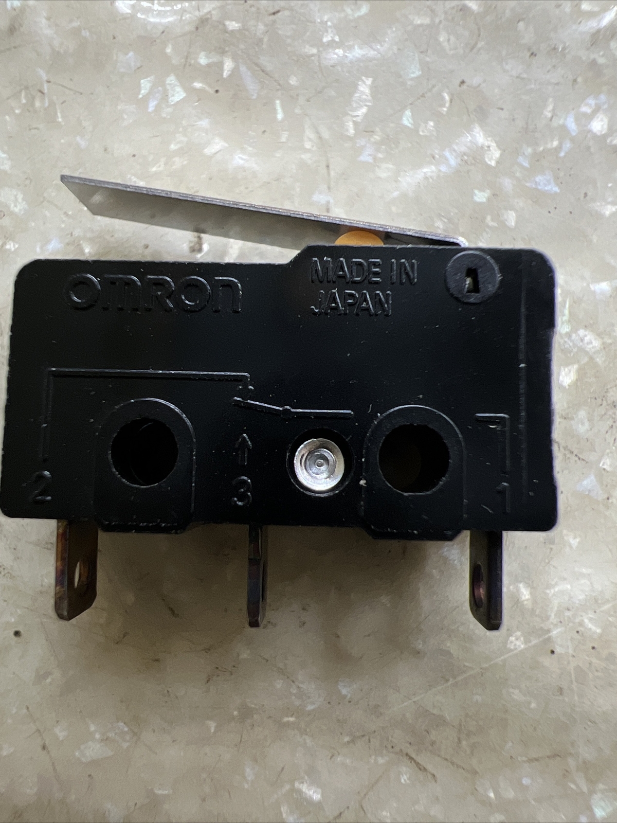 Omron Micro Switch SS-10GL MICRO SWITCH, HINGE LEVER, SPDT 10A (AC), 4A (DC)