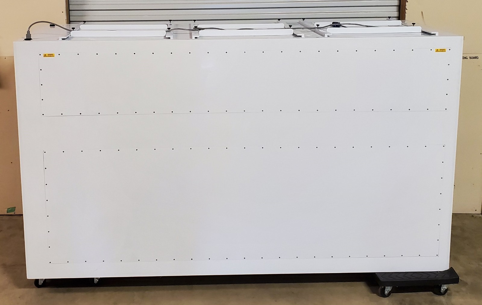 SALARE / AIR SCIENCE 96″ POLYPROYLENE LAMINAR FLOW HOOD LFR-2500 w/ BASE CABINET