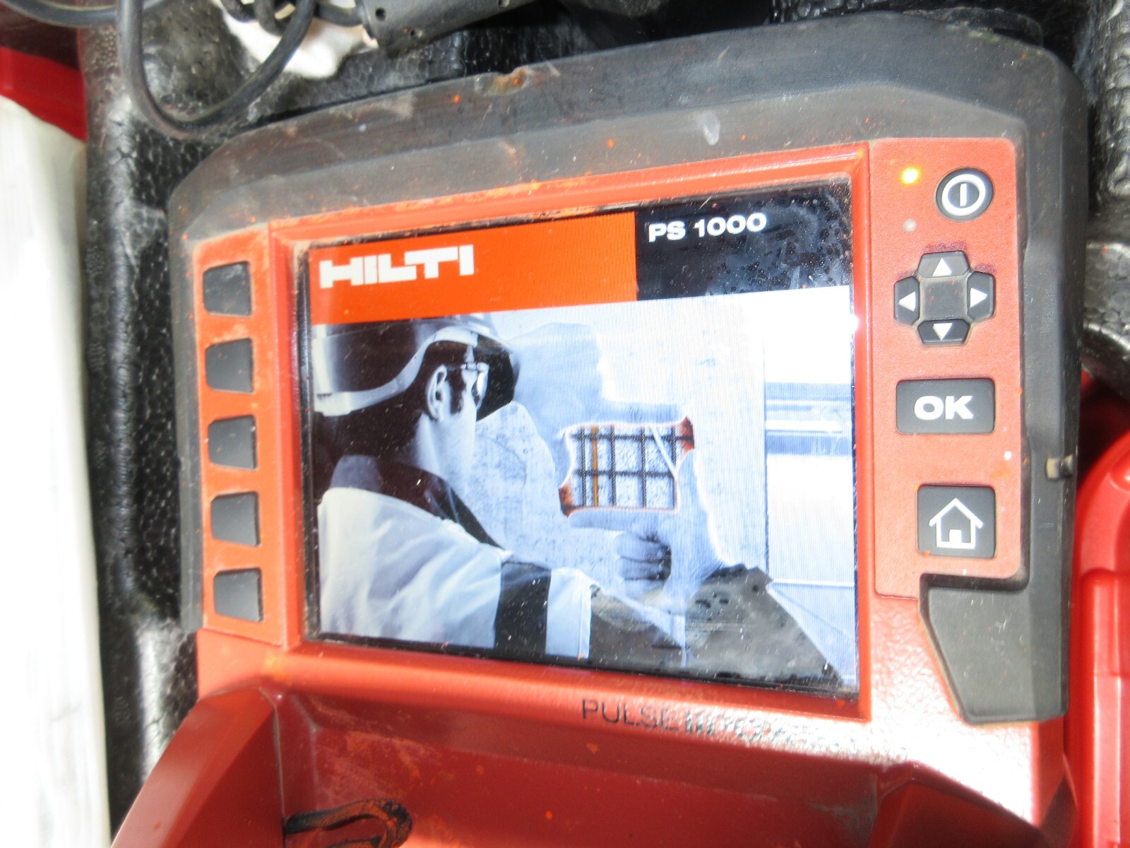 Hilti PS 1000 B X-Scan Concrete Scanner, 2x Batteries & Case works great