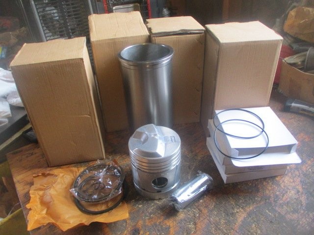 Massey Harris 44 sleeve and piston kit 4 inch bore tractor H260 block gas only