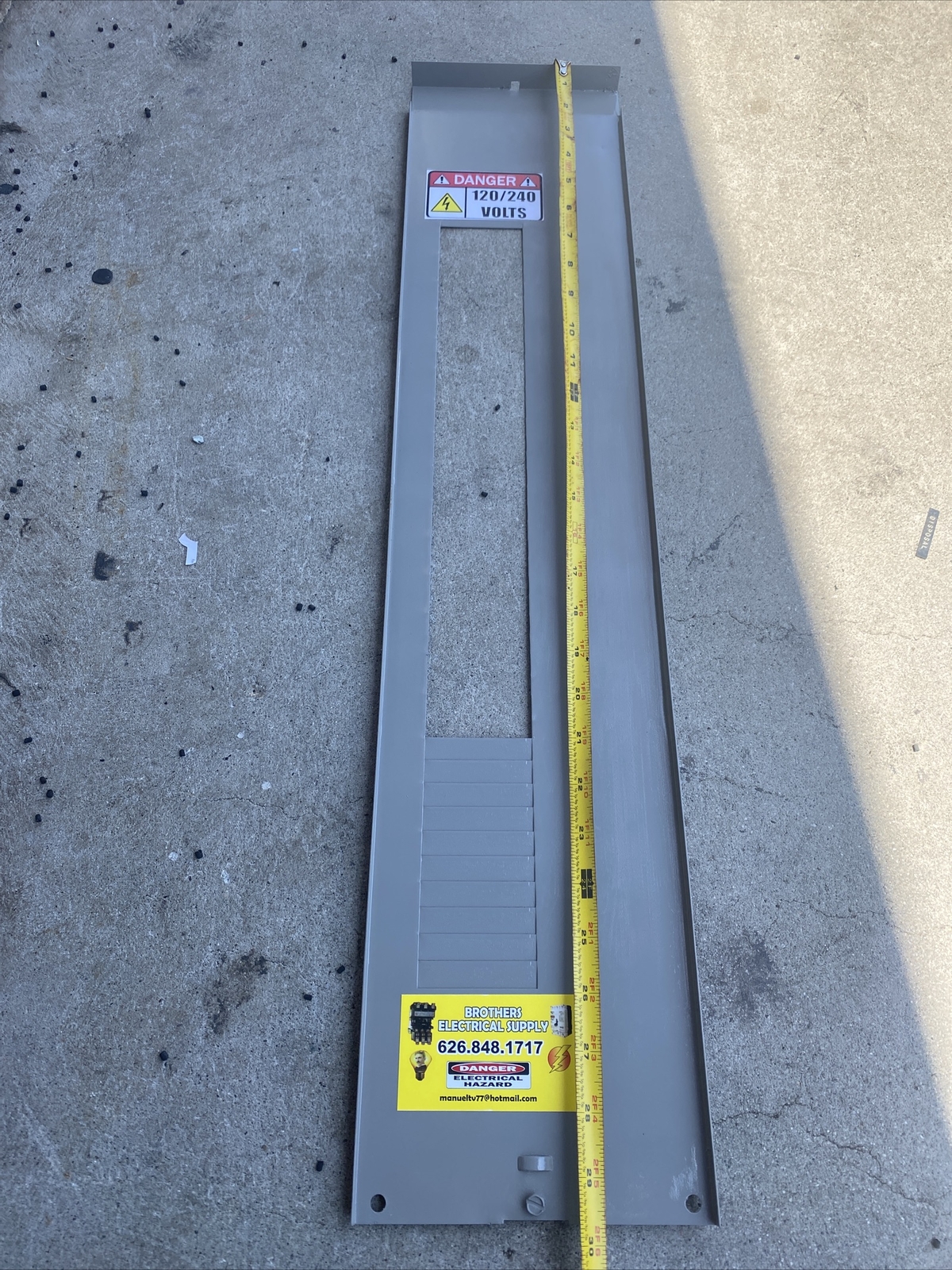 GE DEAD FRONT COVER 200A 120/240V 1 PH 20 SPC LONG 29 3/4 WIDE 6 3/8