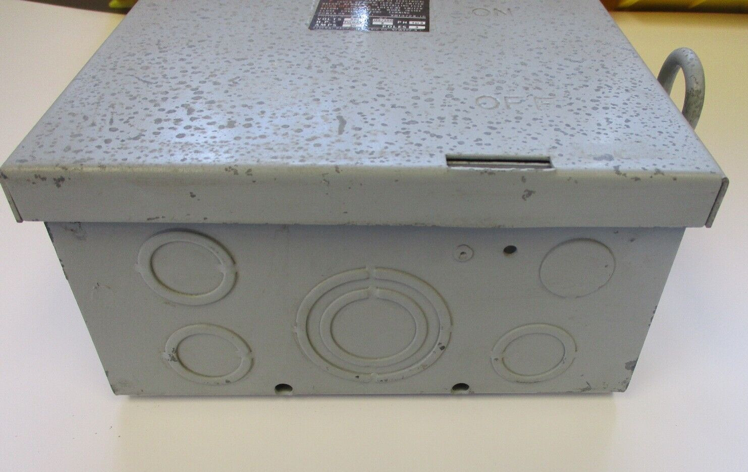 FEDERAL PACIFIC ELECTRIC TYPE 3R RAINPROOF ENCLOSURE CAT NO: RH3332SN 30 AMP
