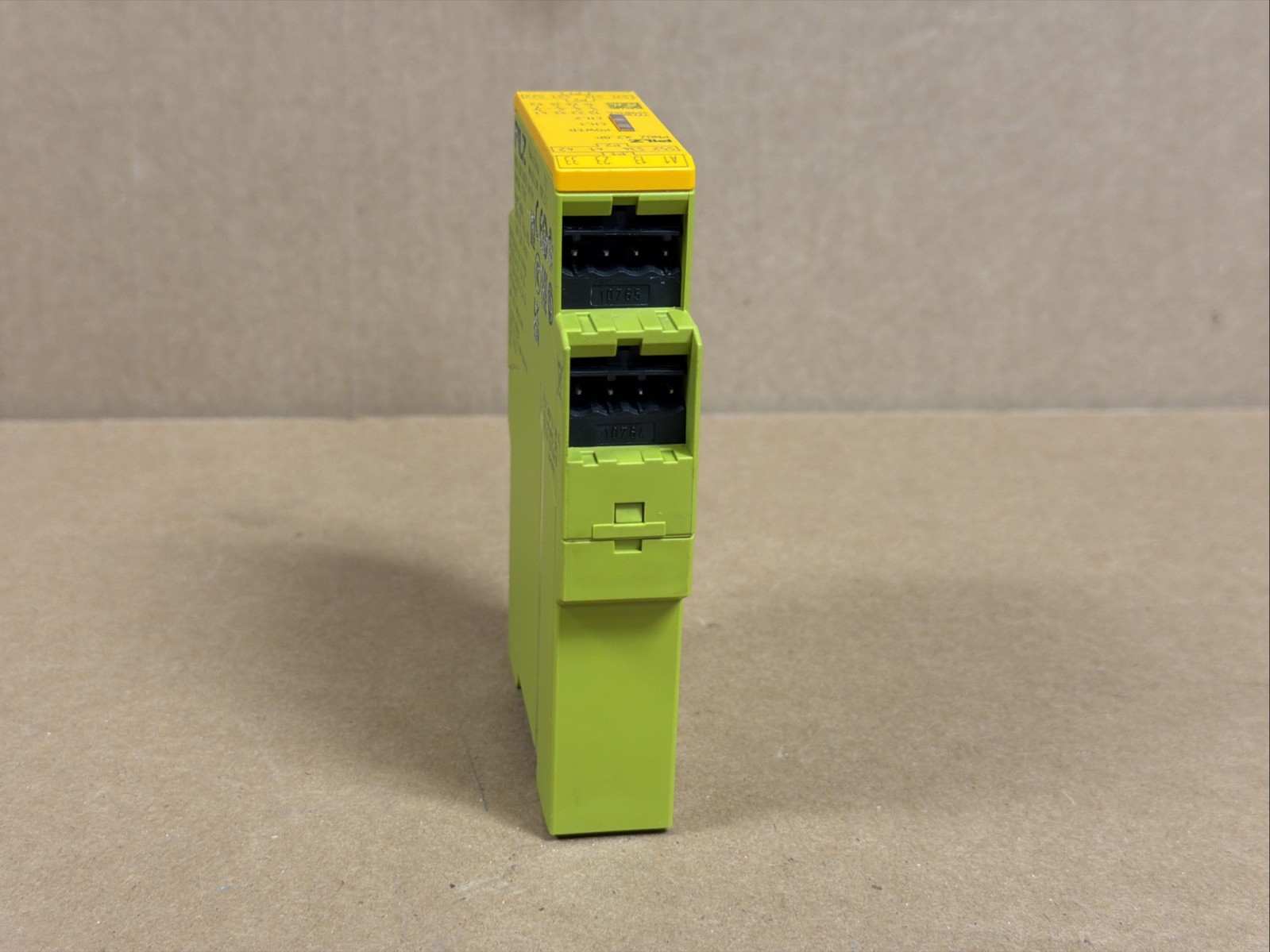 Pilz 777301 Safety Relay PNOZ X2.8P 24VACDC 3N/O 1N/C Mfg 2023 FAST SHIPPING