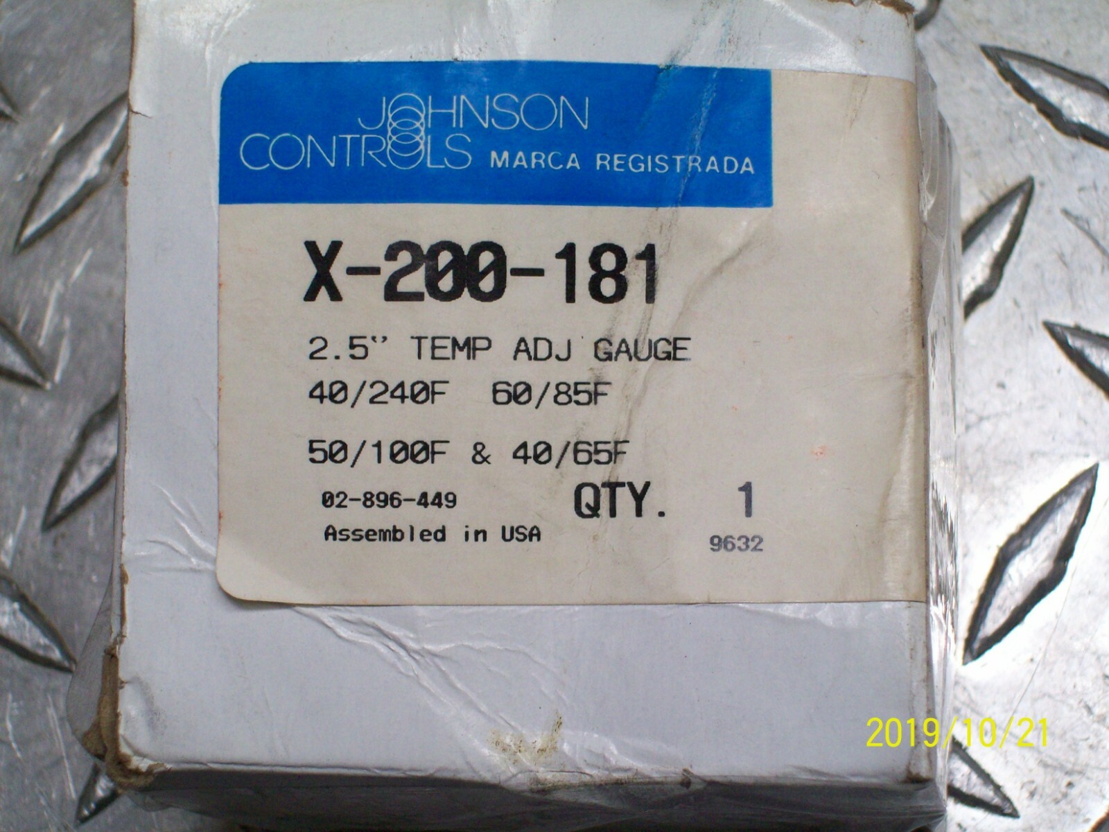 NEW JOHNSON CONTROLS X-200-181 TEMPERATURE GAUGE 2-1/2″