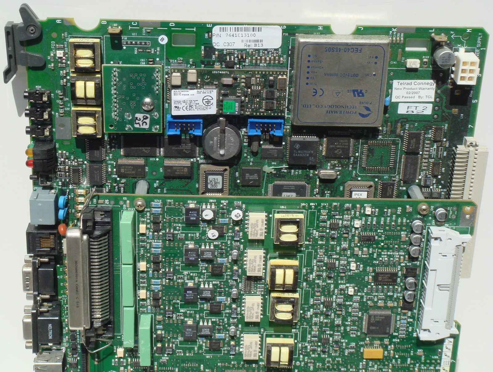 TELRAD IPeX1 32-Port Phone Server 76-410-1310/0 w/ 4-Port Unified Messaging Card