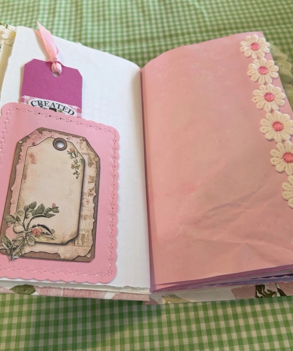 JUNK JOURNAL HANDMADE BY Susan Eclectic/Shabby Chic