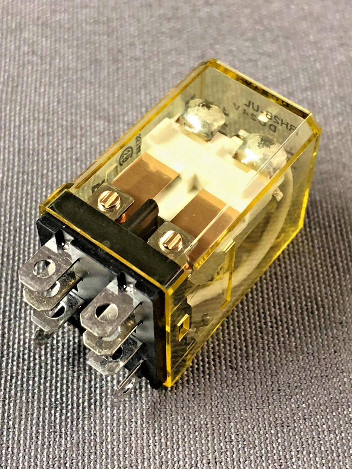 IDEC RH2B-ULDC24V General Purpose Relay Plug-In DPDT 10A 24VDC (Flat Shipping)