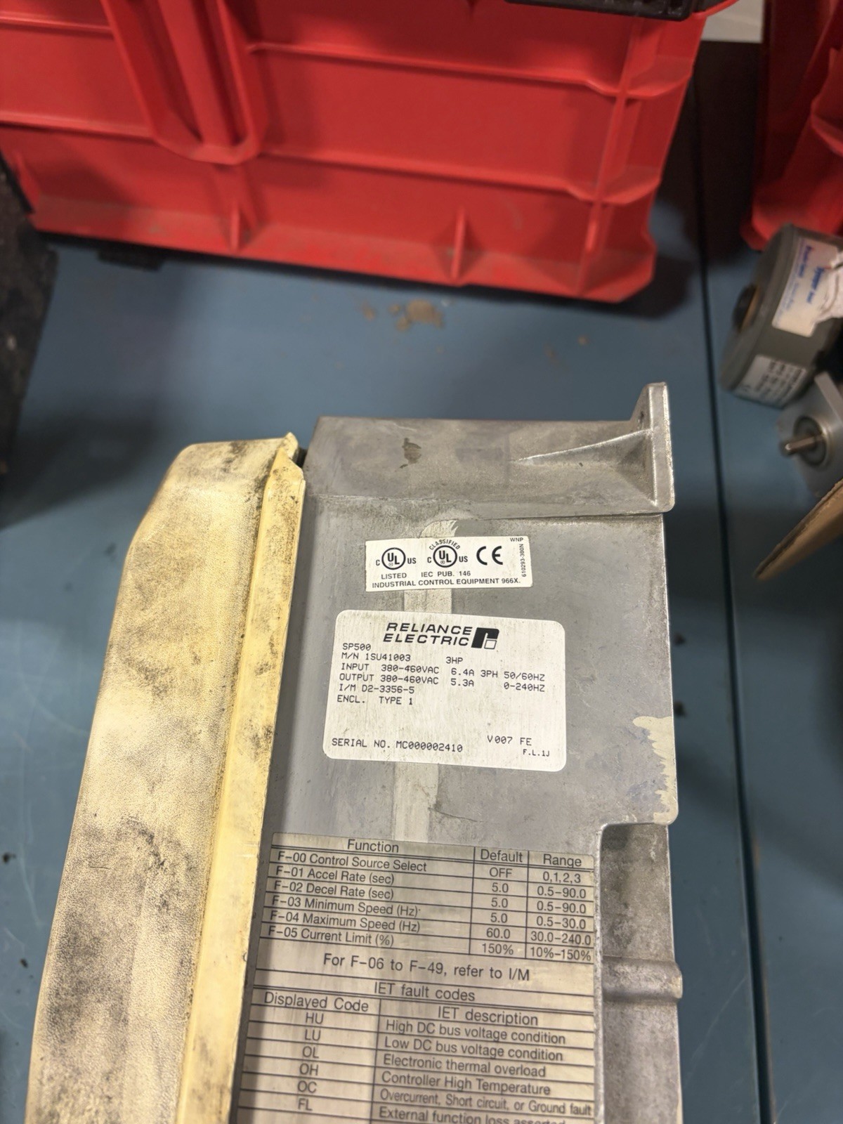 CRACKED CORNER Reliance SP500 1SU41003 Ac Drive 380/460v-ac 3hp 380-460v-ac USED
