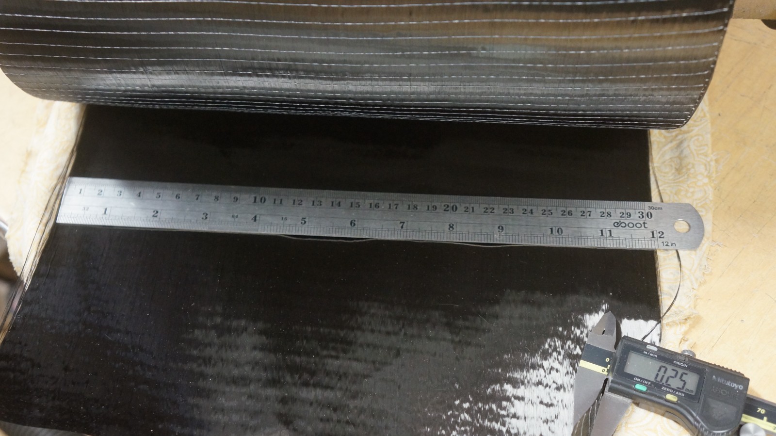 8kg Unidirectional carbon fiber A P Technology 4.0SMUNI 12″ 4.2 oz/sq yd 0.25mm