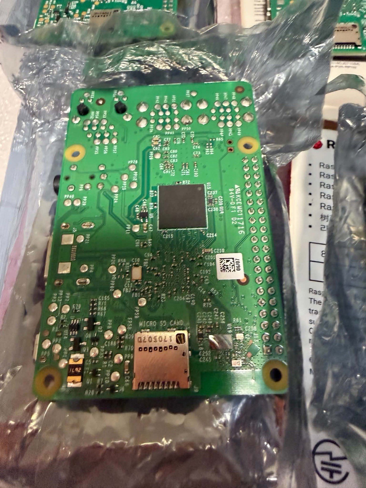 Raspberry Pi 3 Model B v1.2 Dev Board 1GB RAM WiFi Bluetooth