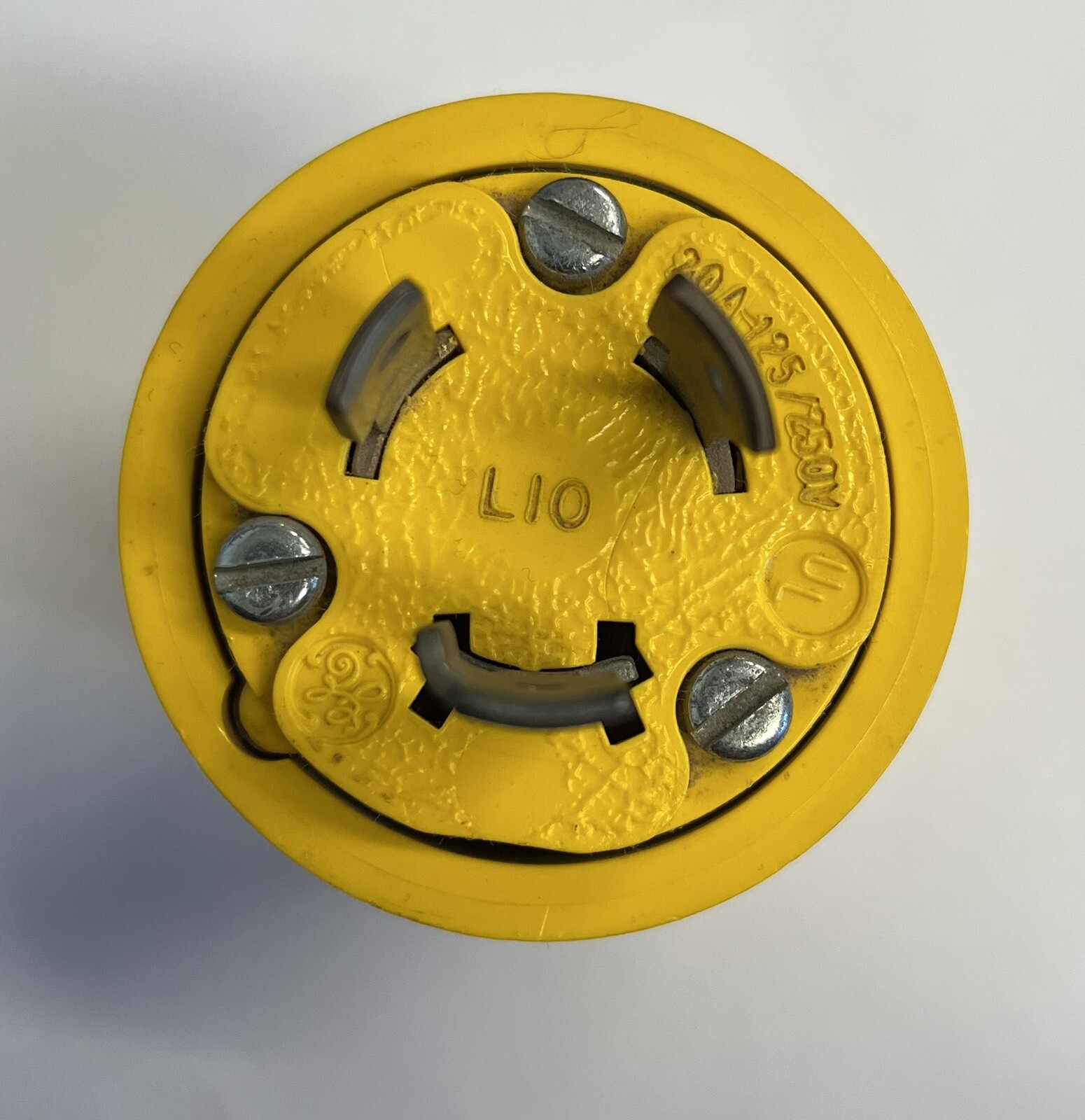GE L-10 20 AMP 125/250V TWIST LOCK MALE CORD END