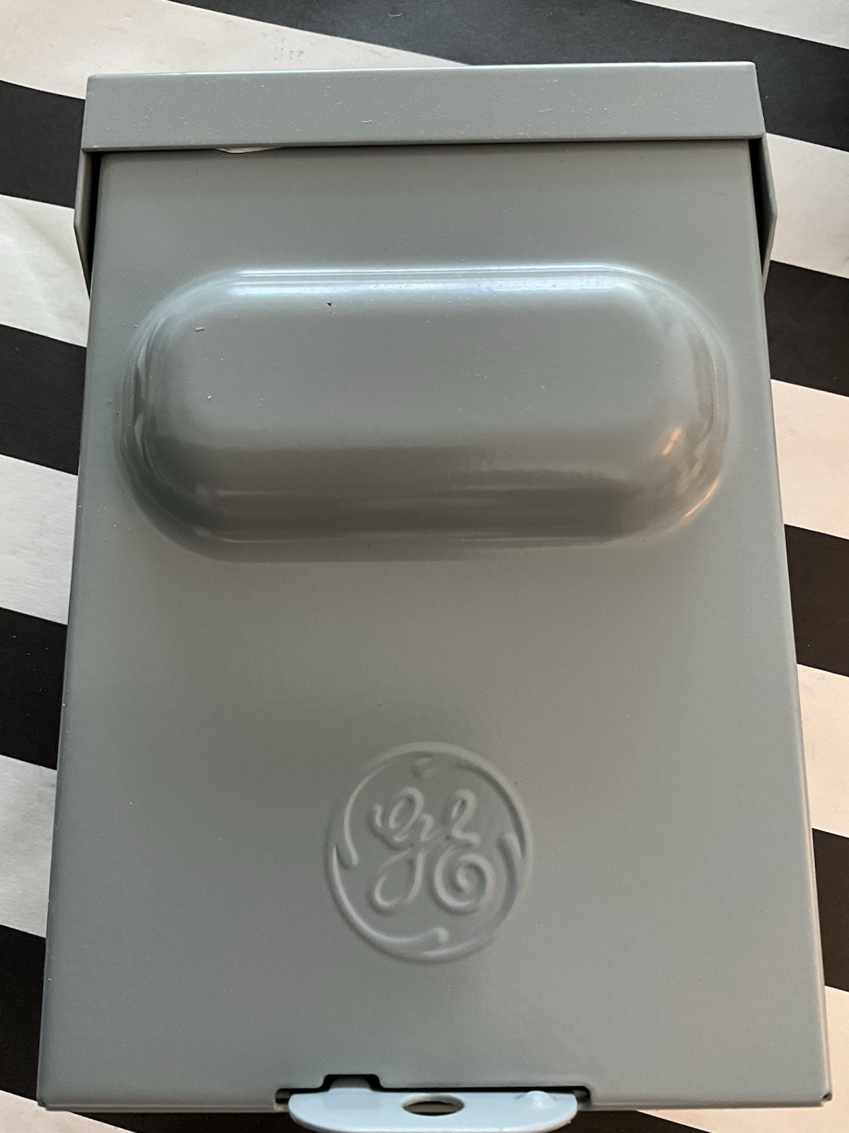 GE TF30RCP 240V 30A AC Disconnect Safety Switch – Gray