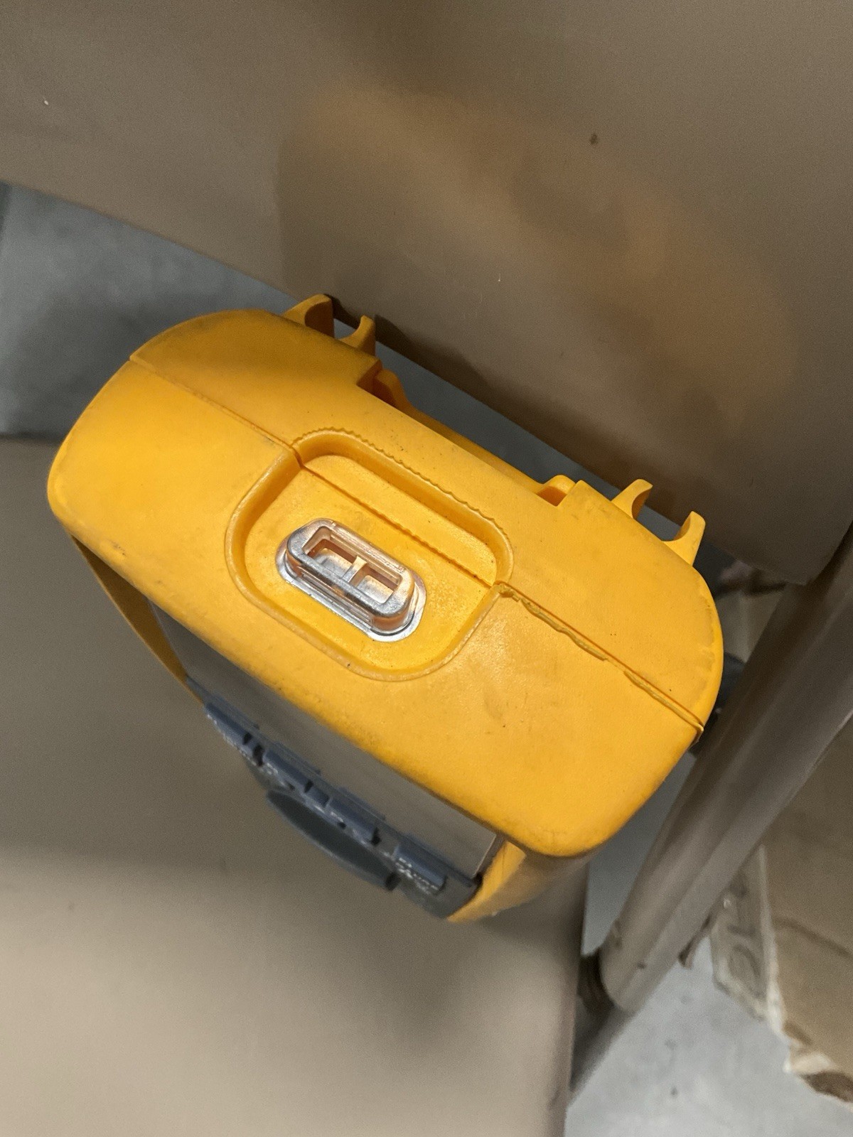 FLUKE 289 TRUE RMS MULTIMETER NO LEADS POWERS ON