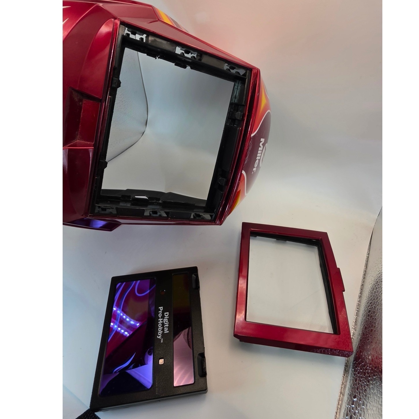 Miller Digital Pro-Hobby Welding Helmet Auto Darkening Red Flame Shell WORKS