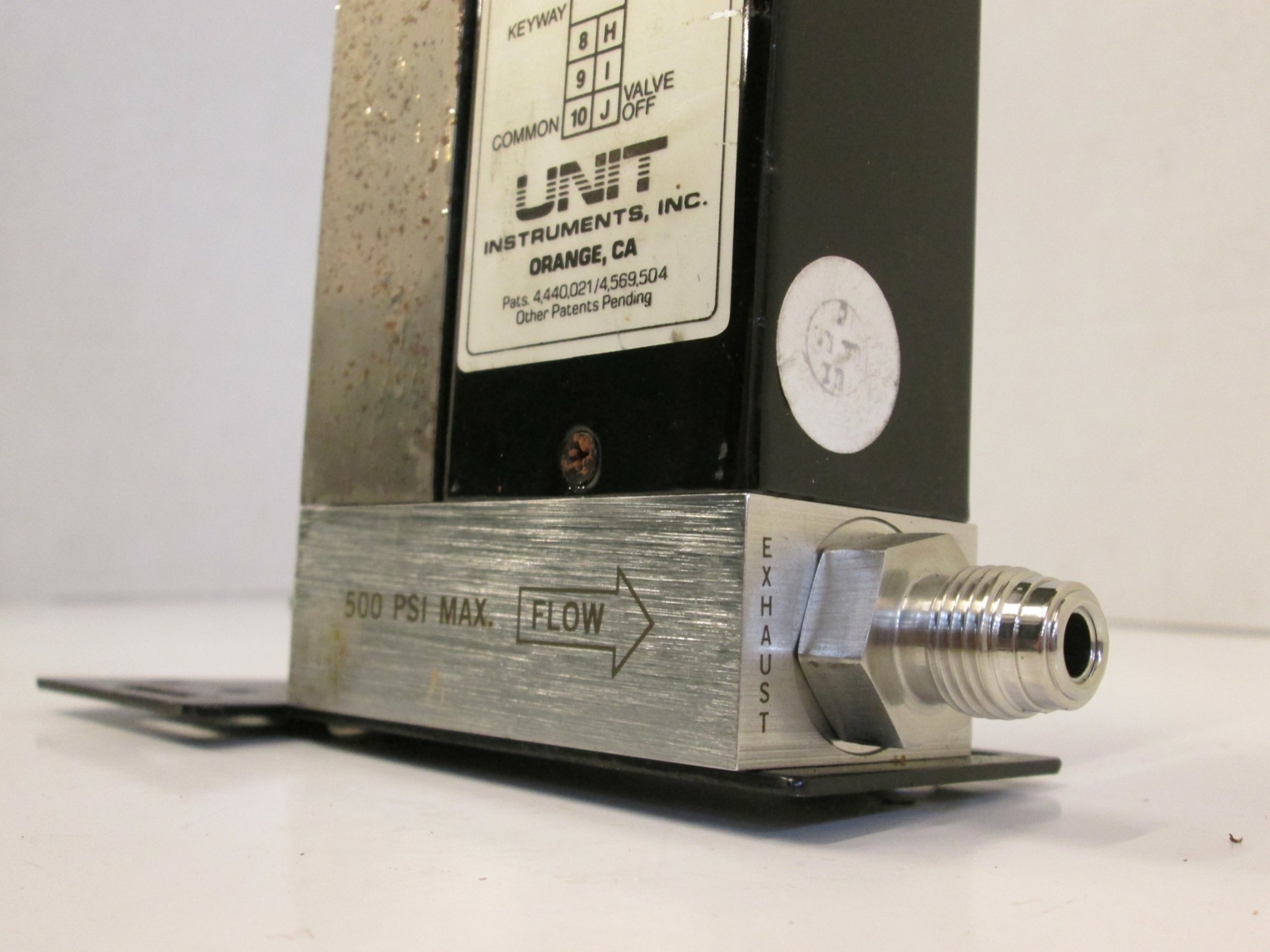 Unit UFC-1510A Mass Flow Controller MFC, H2, 15 SLM, 1/4″ Male