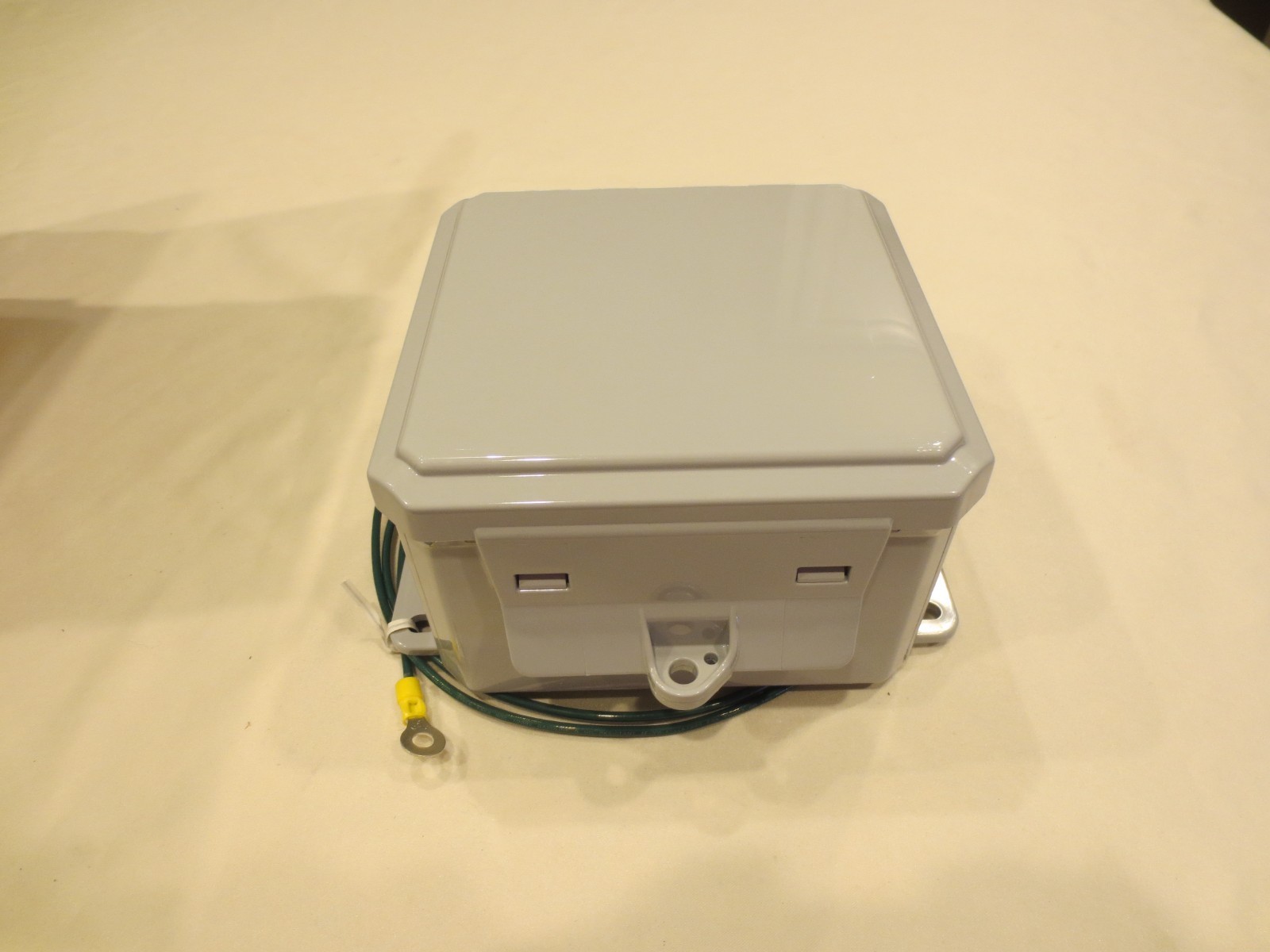 B-Tek Surge Spanker 2 Analog and Digital Scale Surge Suppressor 877-100000 NIB