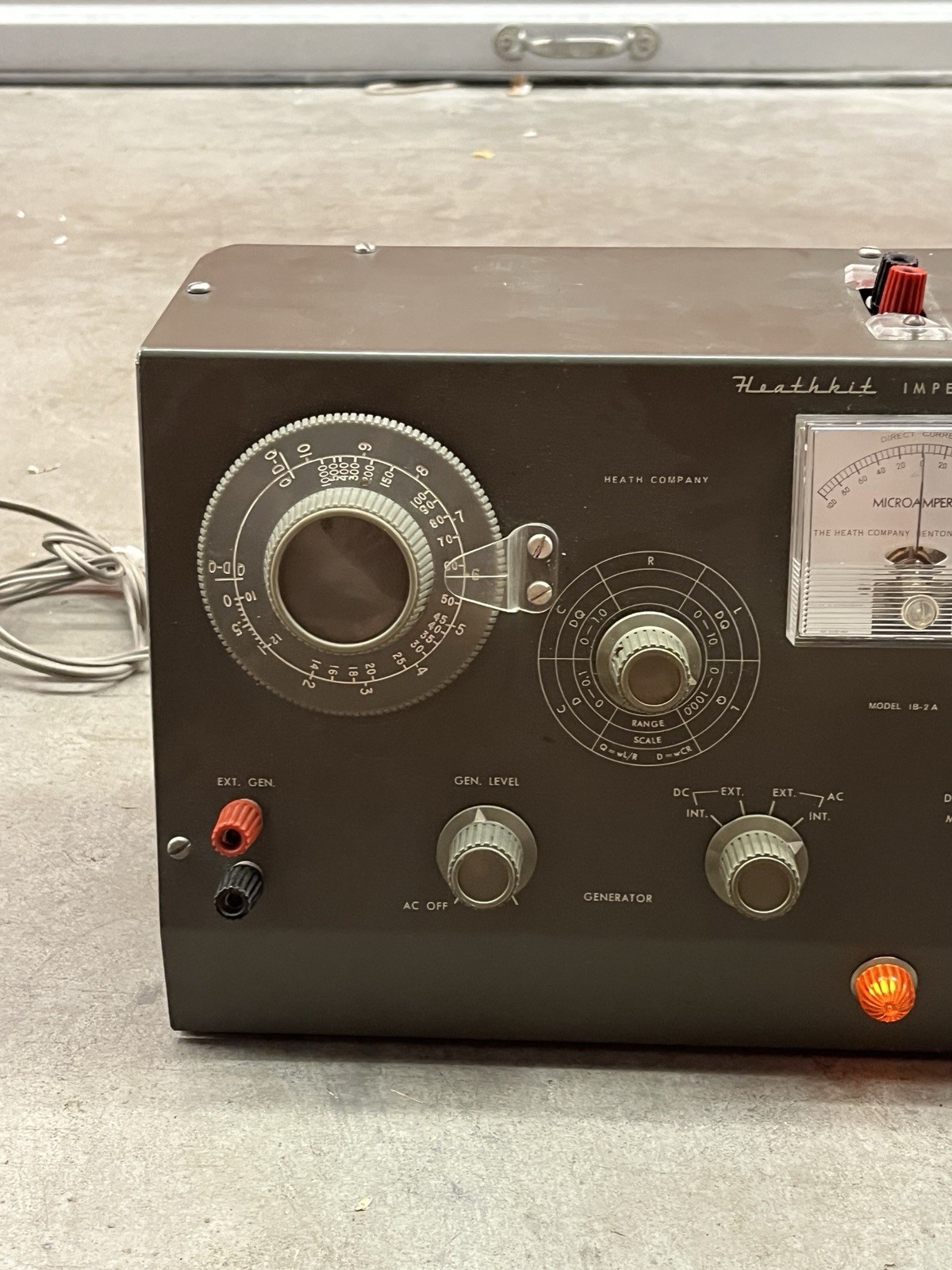 Vintage Heathkit IB-2A Impedance Bridge Tube LCR Meter Powers On USA