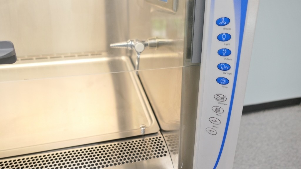 Labconco Logic+ Puriﬁer 4′ Biosafety Cabinet TESTED with Warranty SEE VIDEO