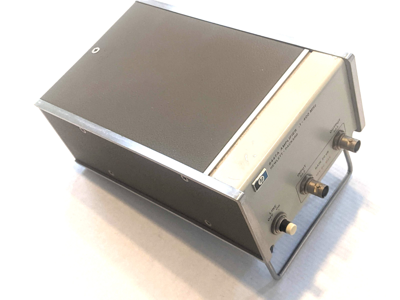Hewlett-Packard 8447A Broadband Low-Noise RF Amplifier 0.1 – 400 MHz