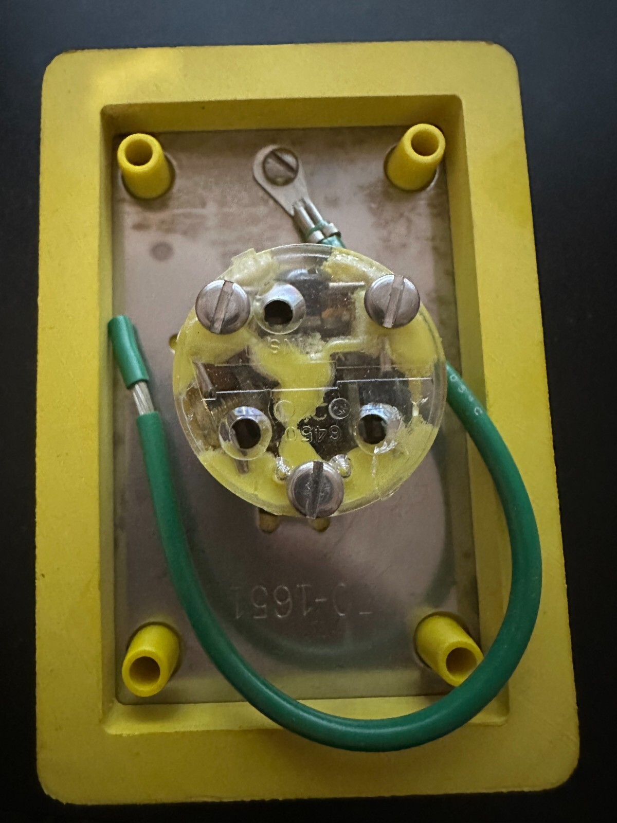(A) Daniel Woodhead 65W47 Watertite Flip Lid Turned Nema L5-15 15A 125V Female⭐️