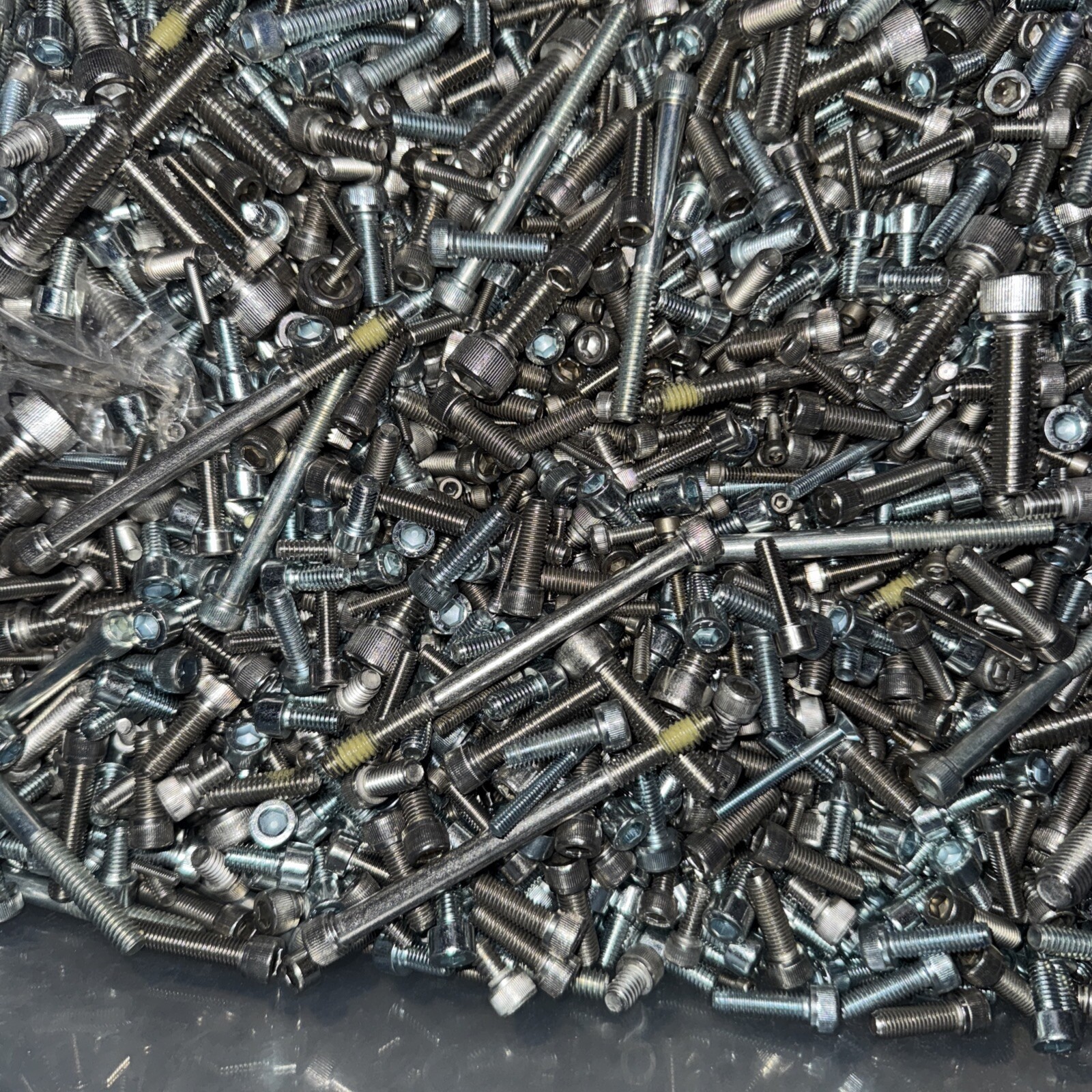 10LB LOT OF NEW ASSORTED Coarse Thread Socket Head Cap Screw Stainless Steel