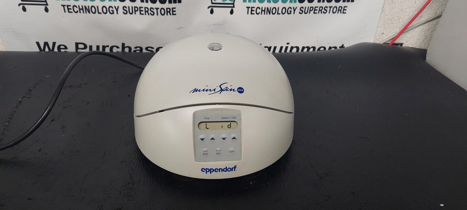 Eppendorf 5453 MiniSpin Plus Micro Centrifuge w/ F45-12-11 Rotor