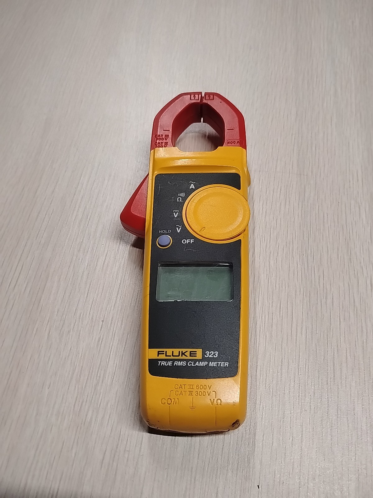 FLUKE 323 TRUE RMS CLAMP METER