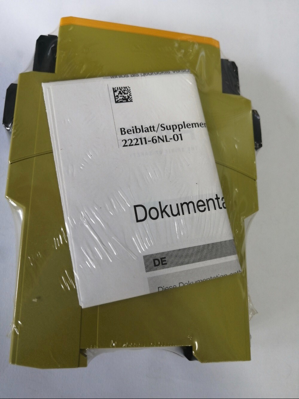 NEW Pilz 777303 PNOZ X2P 24V/ACDC Safety Relay