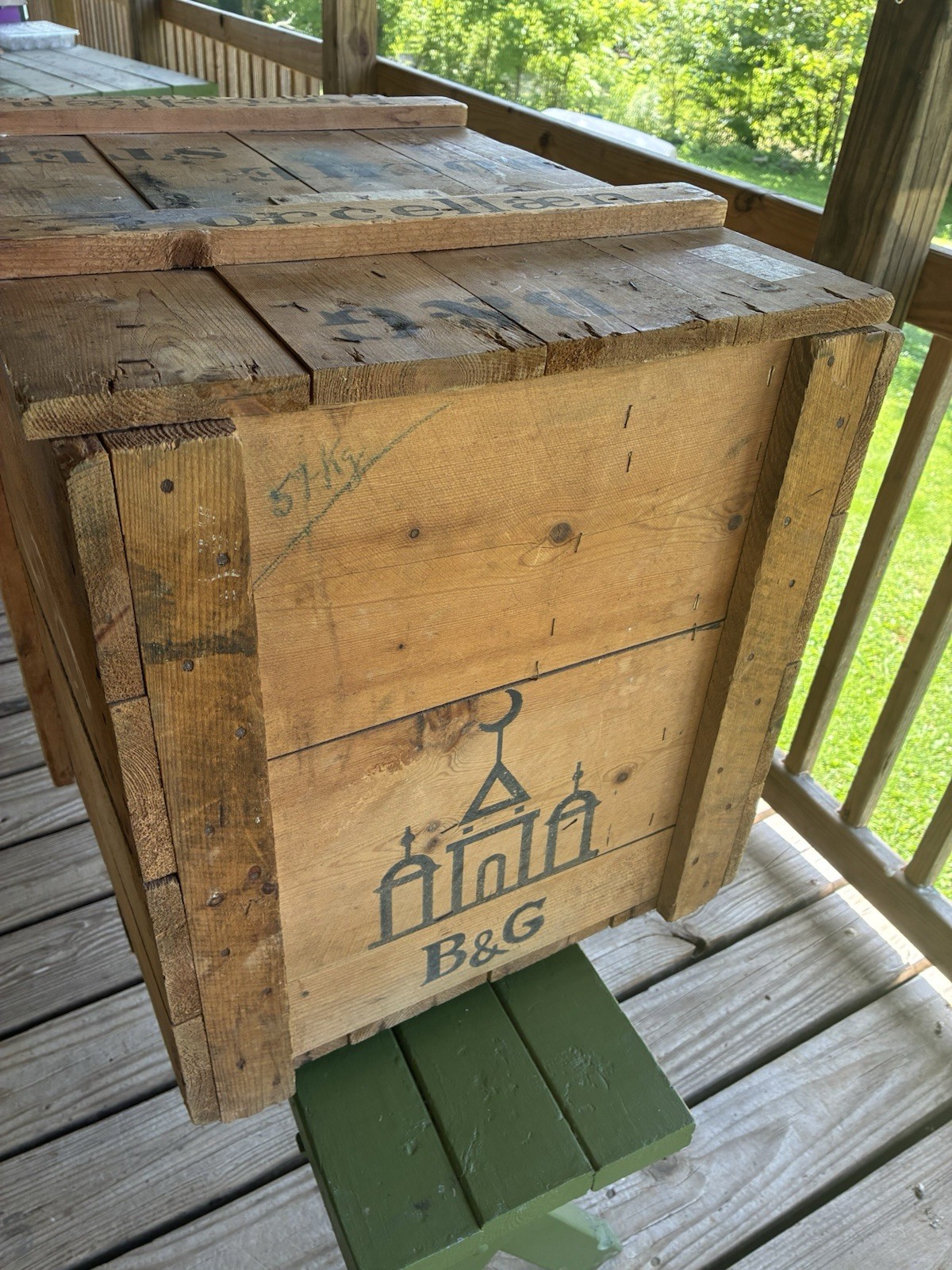 Vintage Porcelain Shipping Crate Stamped B&G In Great Condition 31”x20.5”x18.5”