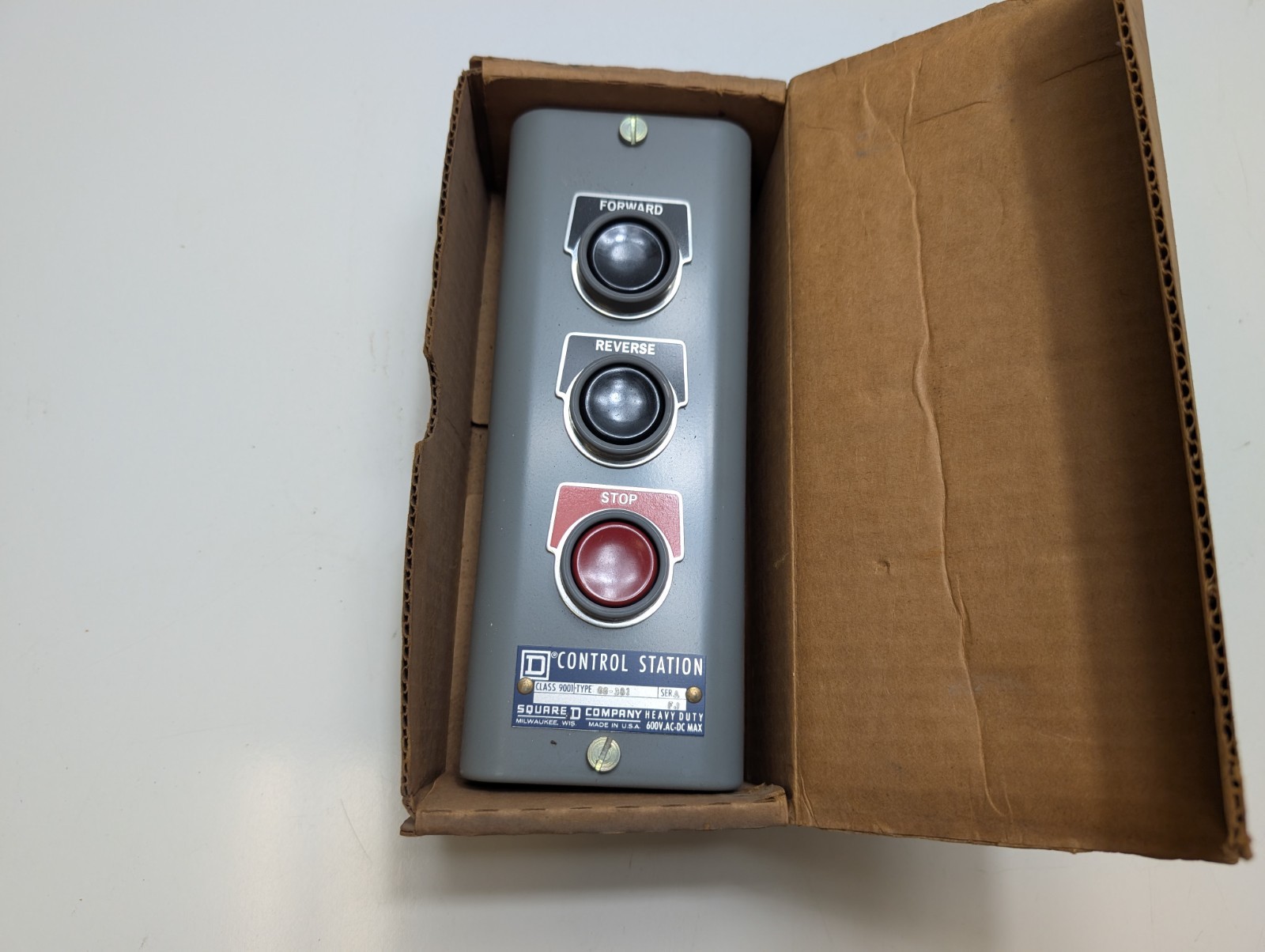 SQUARE D 9001-GG-301 FORWARD REVERSE STOP HEAVY DUTY CONTROL STATION
