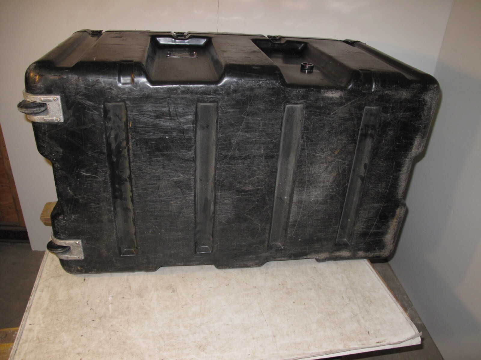 Hardigg Pelican AL3620-1704 Hinged Single Lid Hard Case 40x23x23 w/Wheels Black