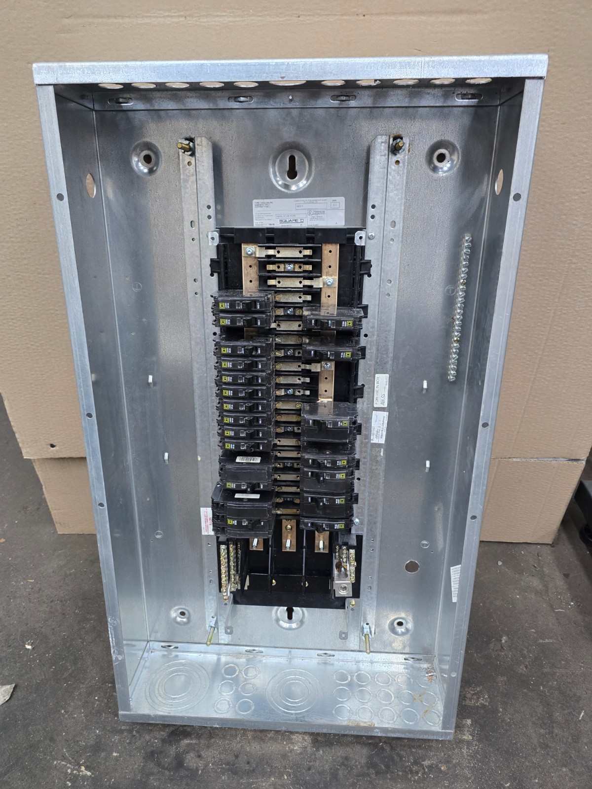 Square D 100 Amp Main Breaker Panelboard 208Y/120 VAC 3 Phase 4 Wire 42 Circuit
