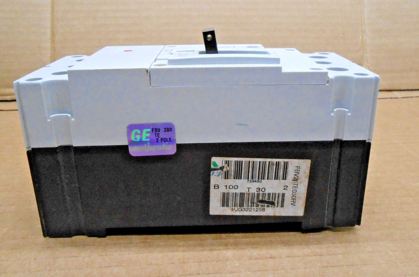 GE FBV26TE030RV CIRCUIT BREAKER RECORD PLUS 30 AMP 2 POLE 600Y/347V 2P 30A