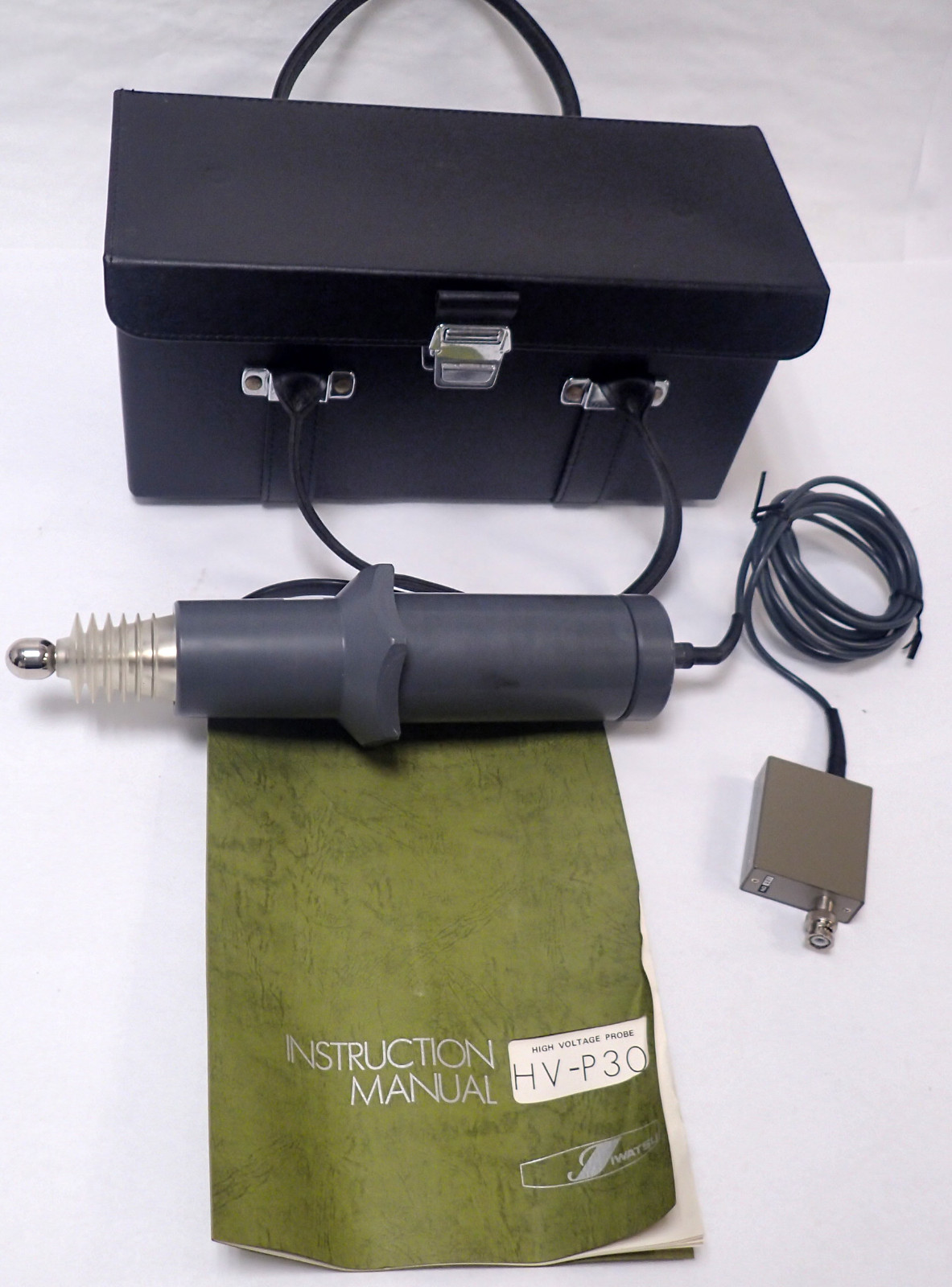 IWATSU HV-P30 HIGH VOLTAGE PROBE DC 30 kV 1000:1 100Mohm 7pF w/ ORIGINAL MANUAL