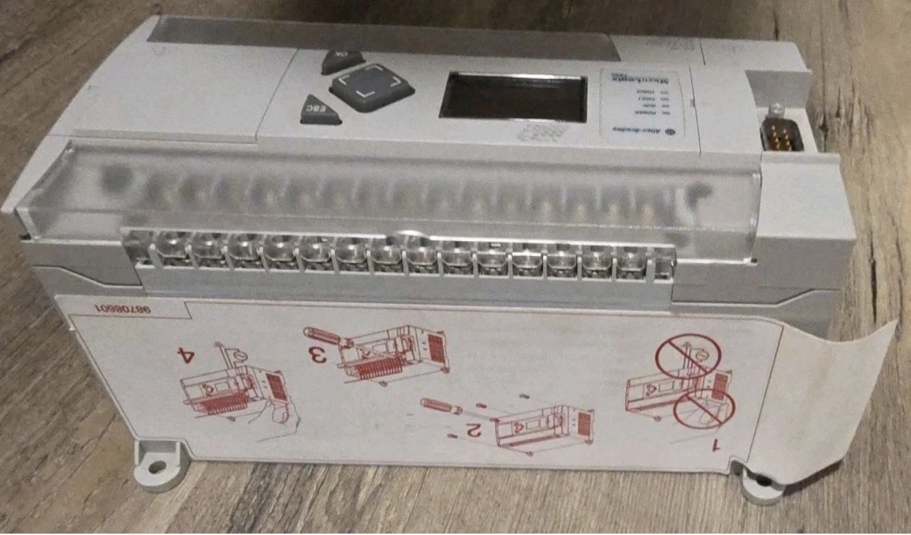 Surplus Allen Bradley 1766-L32BWA SER C MicroLogix 1400 32pt Controller New Fast