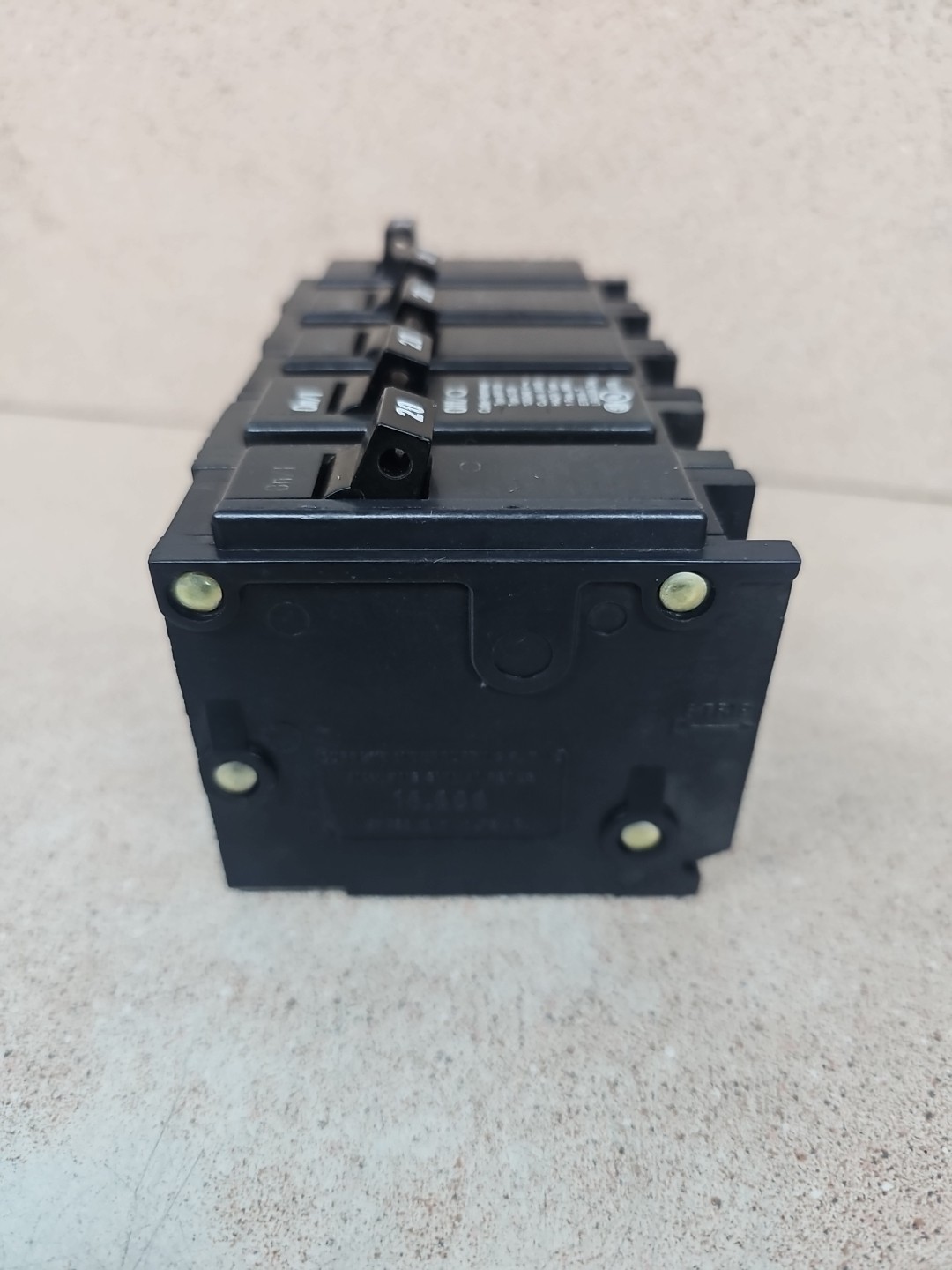 LOT OF 5 Cutler Hammer BR120 1 Pole 20 Amp Type C120 Circuit Breaker