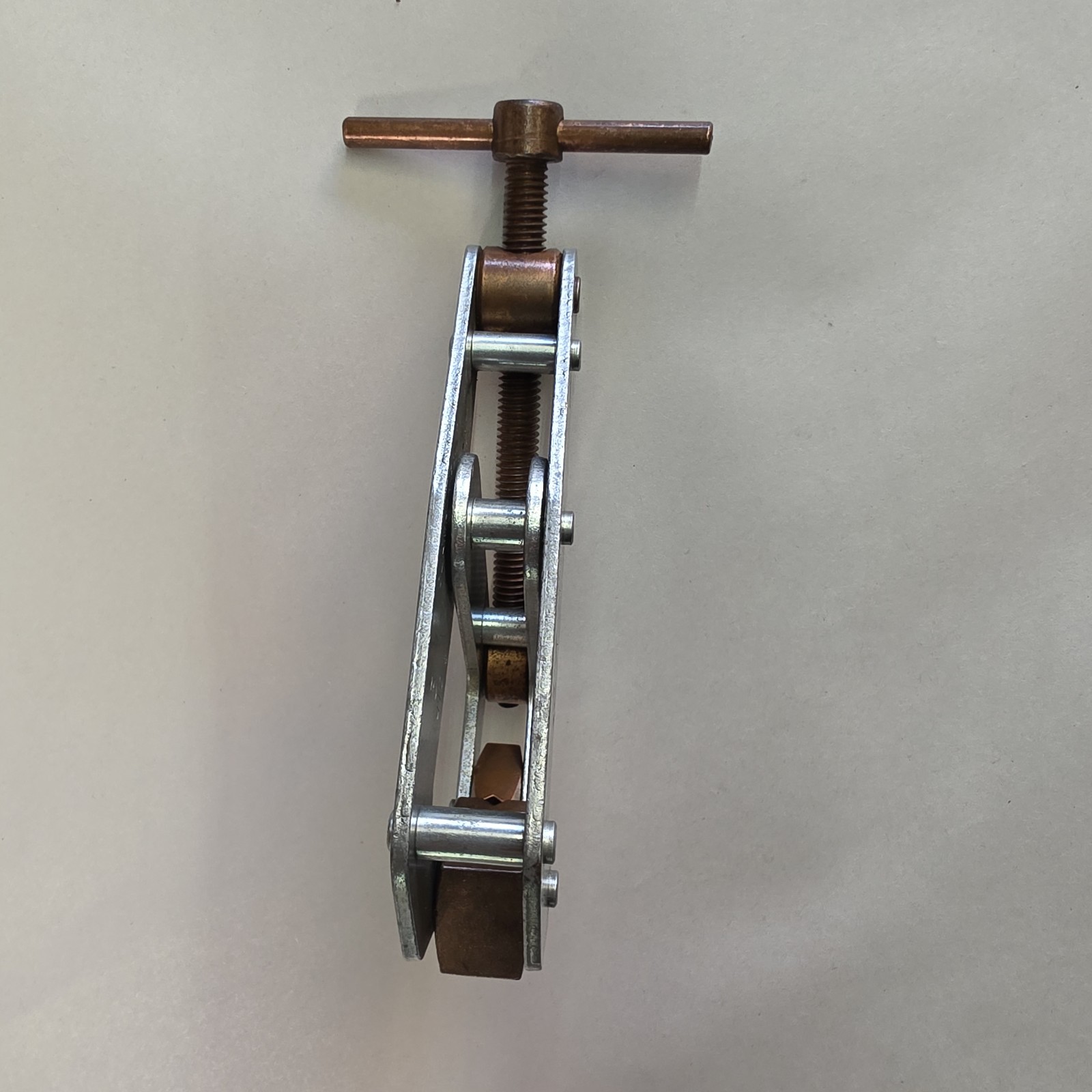 Kant Twist No. 410 Size 3 Cantilever Welding Clamp