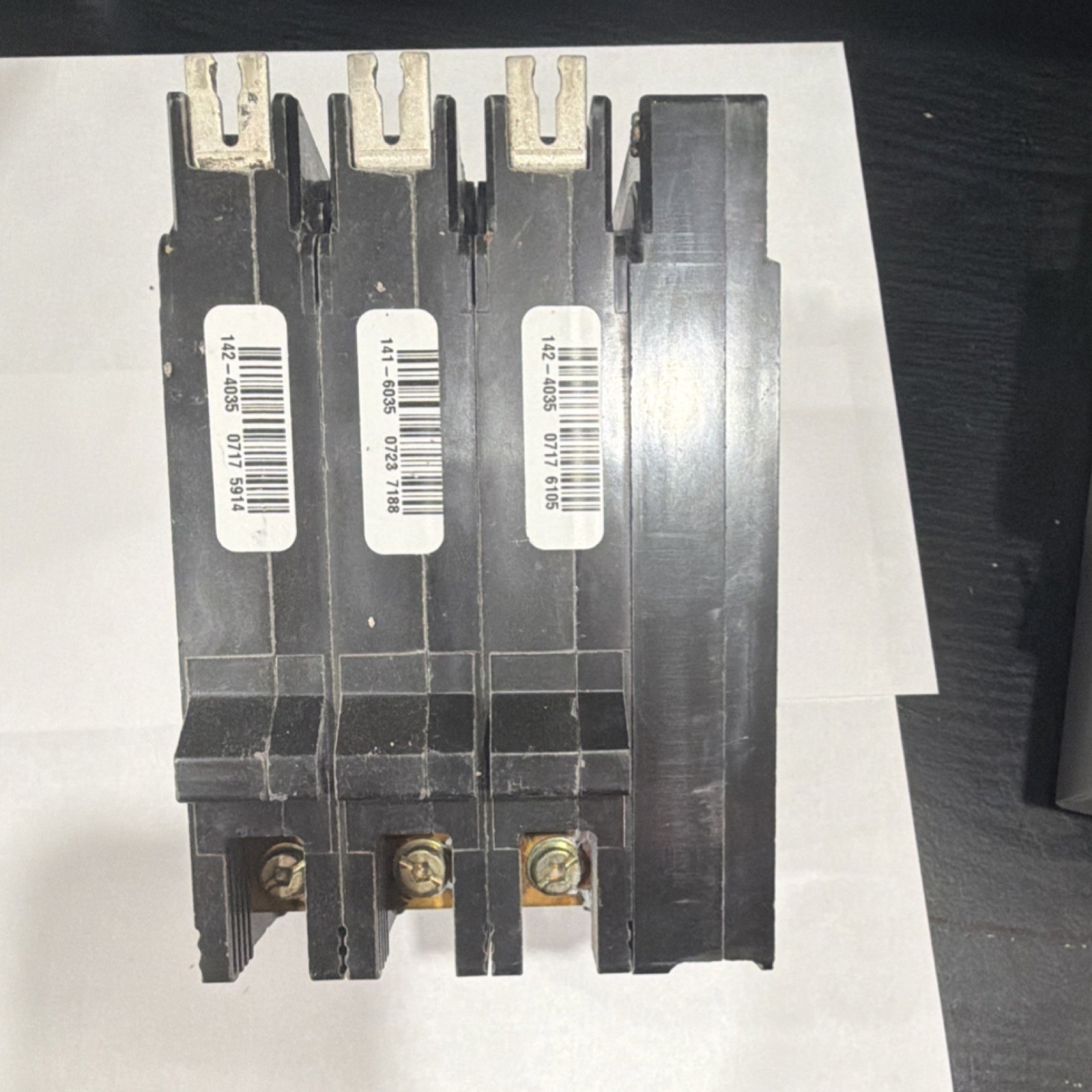 Square D EDB34035SA 35A 3-Pole Molded Case Circuit Breaker Shunt Trip 480V