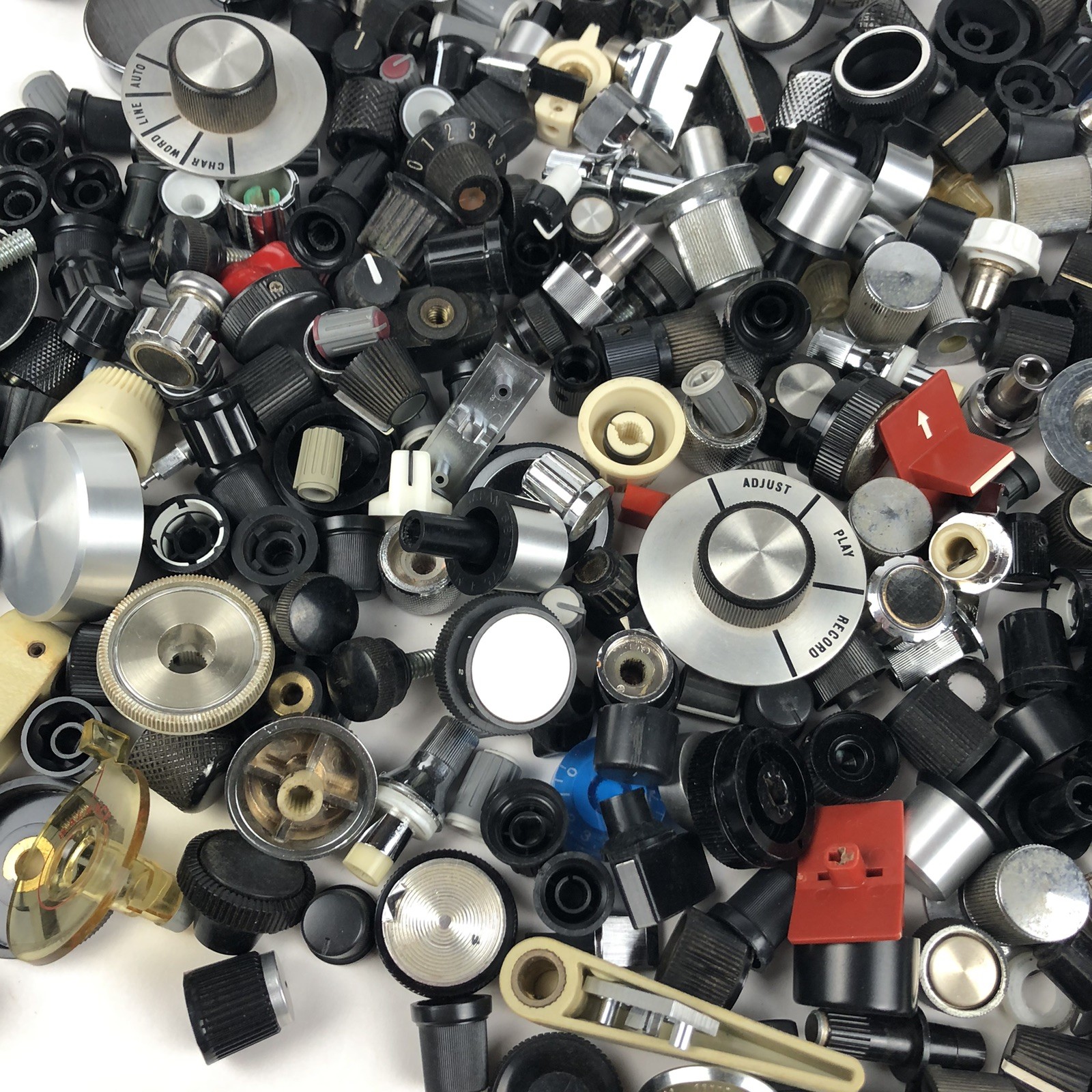 4lbs Lot of Electronics & Audio Knobs (Music Equipment, Hifi, Appliance)