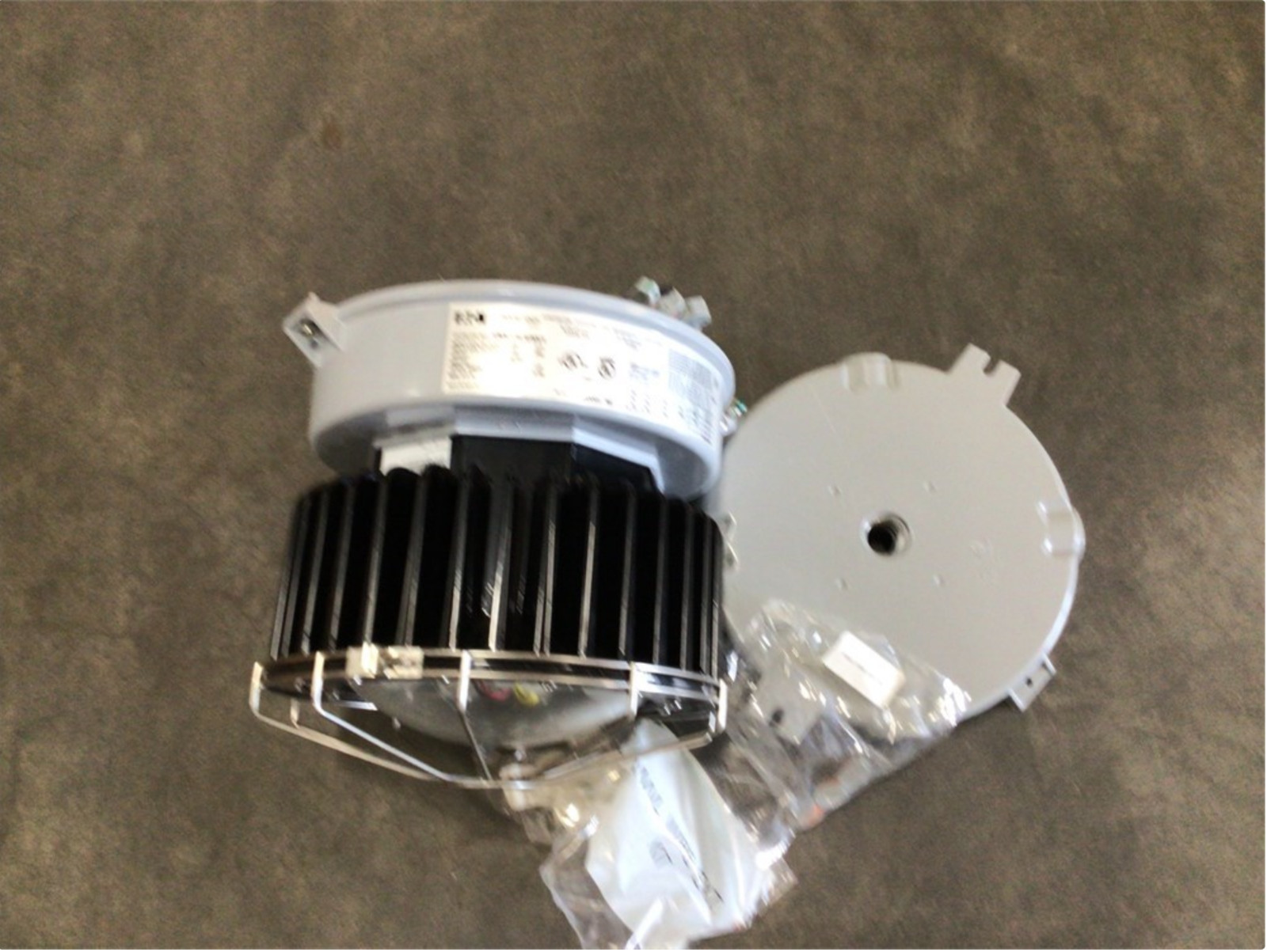 Crouse-Hinds VMV11L2CG/UNV1 Champ LED High Bay 11000 Lumen Class I Div 2 w/Guard