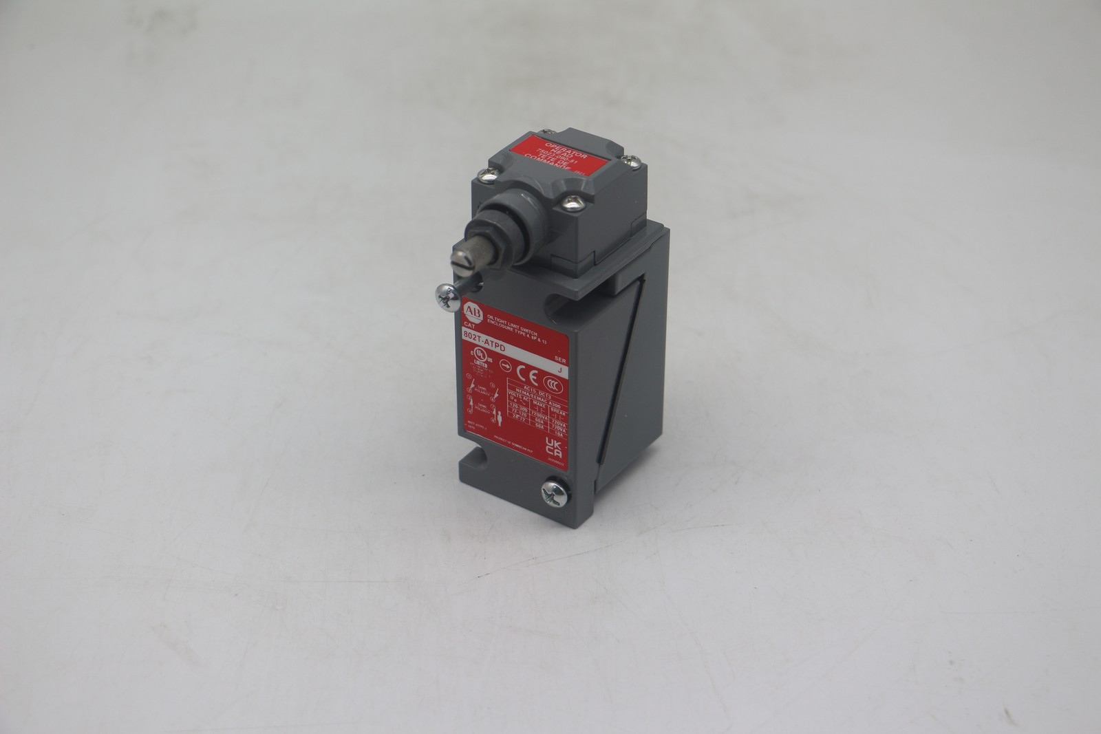 NEW Allen Bradley 802T-ATPD Metal Plug-In Oiltight Limit Switch Lever Type