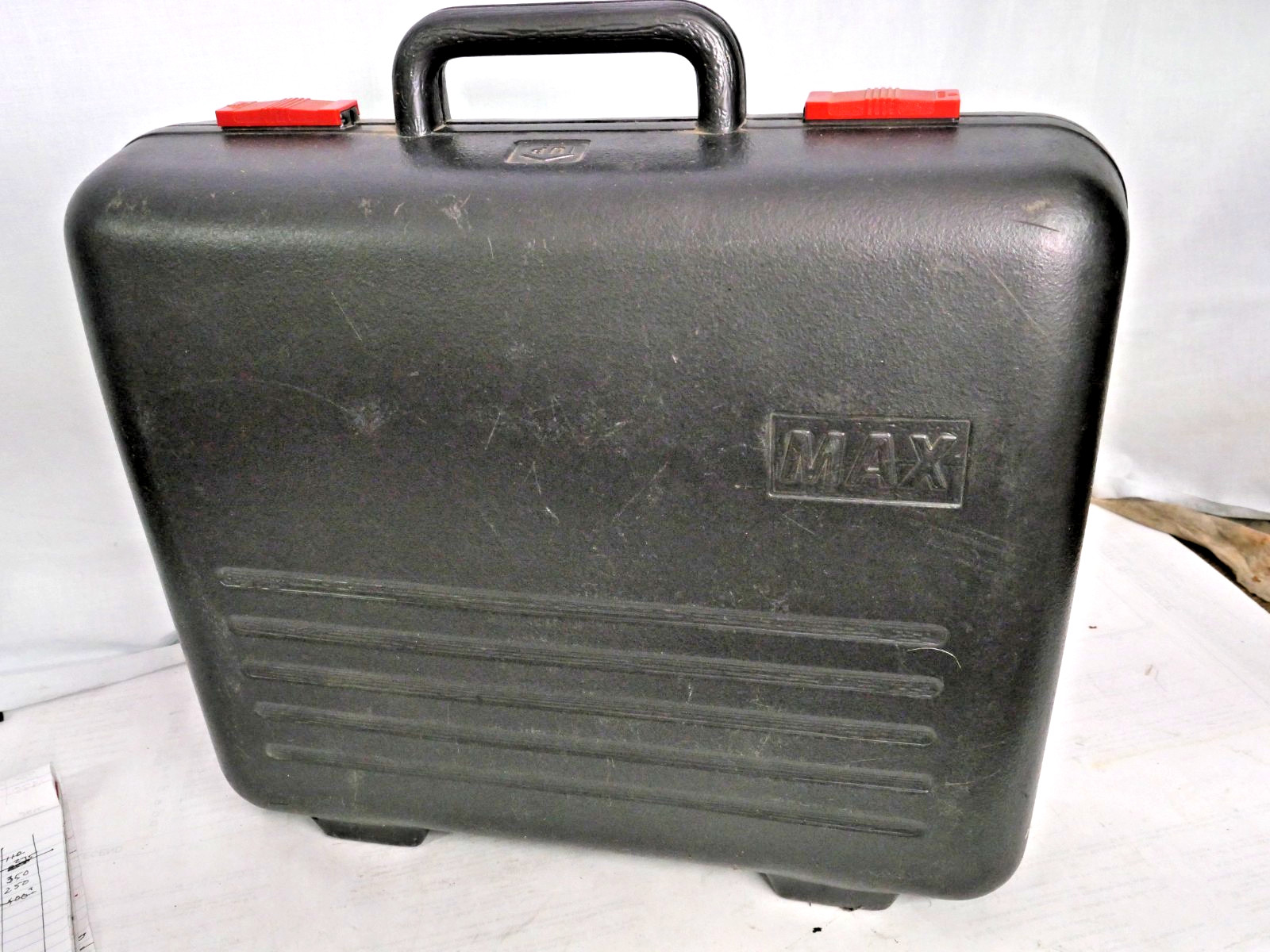 MAX RB655 Rebar Tier with (3) Batteries , Case ,Charger and Manual , Works Fine