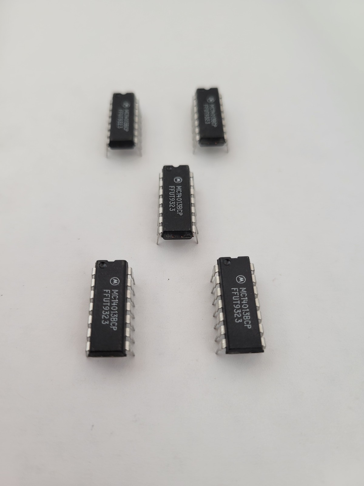 5Pc Motorola MC14013BCP Integrated Circuit Chip Dual Type D Flip-Flop