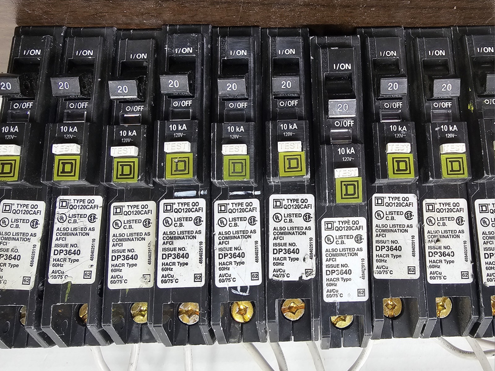 SQUARE D QO120CAFI 20A 120V circuit breakers new take out 10 pc
