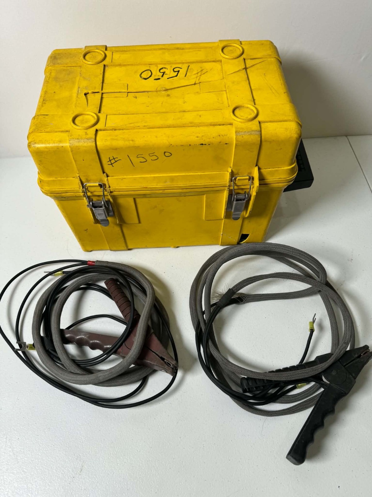 AEMC 5600 Micro-Ohmmeter 10A Digital Low Resistance Meter w/ Test Leads & Manual