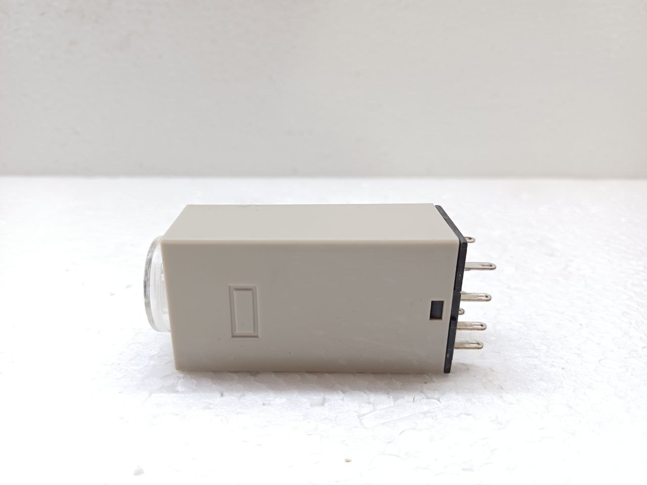 Omron H3Y-2-C compact solid-state timer 110VAC 5A