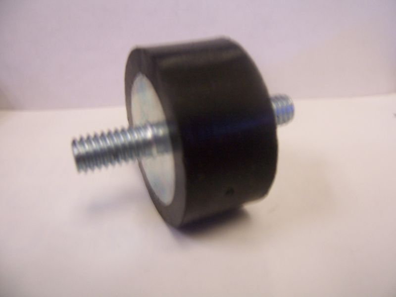 FENDER DECK ISOLATOR MOUNT replaces JOHN DEERE M76270